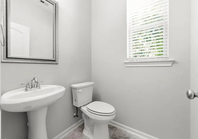 Photo 2 of Single family home for sale at 127 Fox Trl Rd, Montgomery, TX 77316 | MLS# 95371532 | Listing updated on 2026-08-31