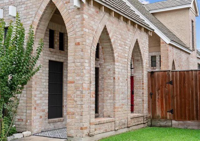 2nd image of 5706 Glen Mist Ln, Houston, TX 77069 | MLS# 2608952