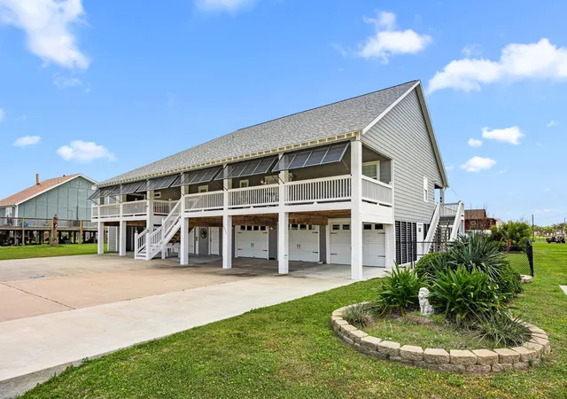 Photo 4 of Single family home for sale at 2372 Sand Bar Ln, Port Bolivar, TX 77650 | MLS# 33339309 | Listing updated on 2026-08-22