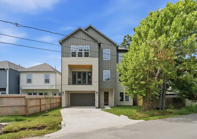 1st image of 1104 Gibbs St, Houston, TX 77009 | MLS# 11989383