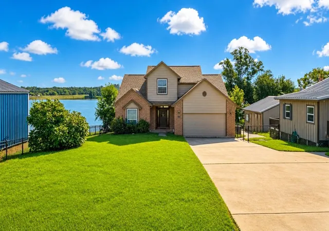 2nd image of 111 7th Ave, Onalaska, TX 77360 | MLS# 65678688