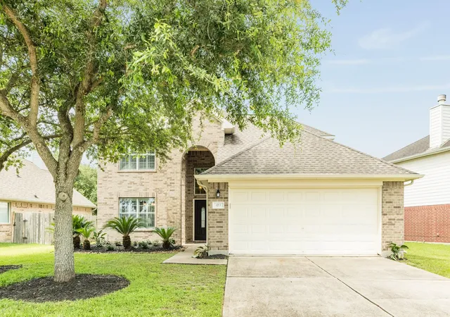 Single family home for sale at 413 Sun River Ln, League City, TX 77539 | MLS# 41468252