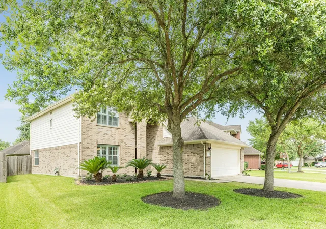 Photo 1 of Single family home for sale at 413 Sun River Ln, League City, TX 77539 | MLS# 41468252 | Listing updated on 2026-09-22
