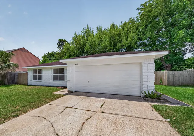 3rd image of 1415 Whispering Pine Dr, Missouri City, TX 77489 | MLS# 461499