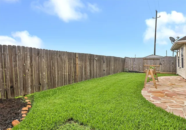 Homes for sale in Baytown, TX | 6030 Sandy Creek Dr, Baytown, TX 77523 | MLS# 12084148