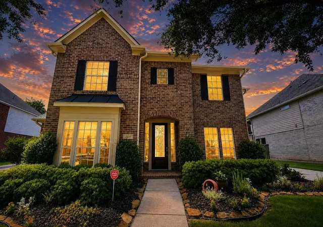 3rd image of 2227 Upland Park Dr, Sugar Land, TX 77479 | MLS# 37200977