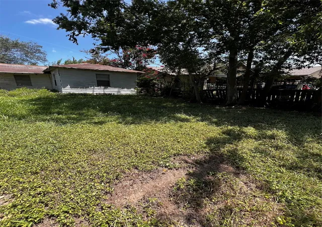 Photo 3 of Single family home for sale at 413 Lynn St, South Houston, TX 77587 | MLS# 56368026 | Listing updated on 2026-09-18