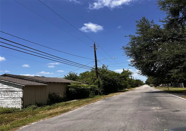 9th image of 413 Lynn St, South Houston, TX 77587 | MLS# 56368026