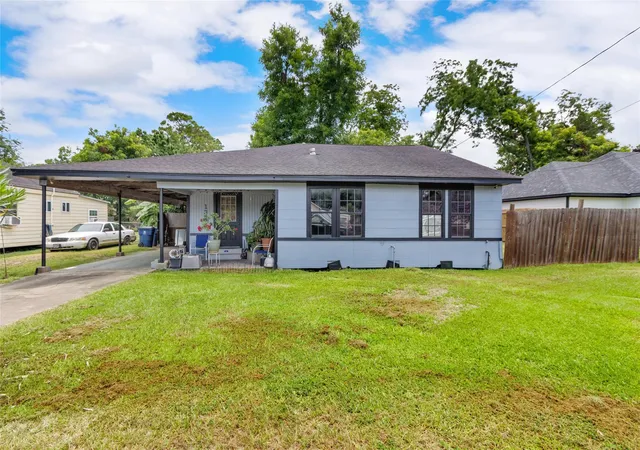 1st image of 137 Shady Ln, West Columbia, TX 77486 | MLS# 56438237