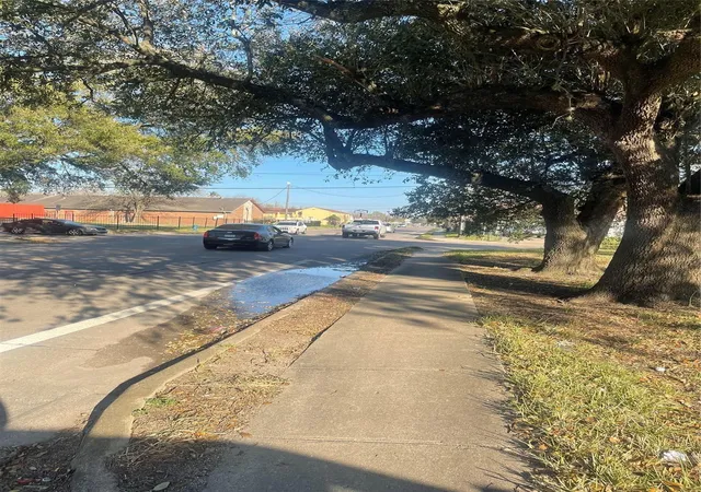 Photo 3 of Land for sale at 4520 Yellowstone Blvd, Houston, TX 77021 | MLS# 65527581 | Listing updated on 2026-08-27