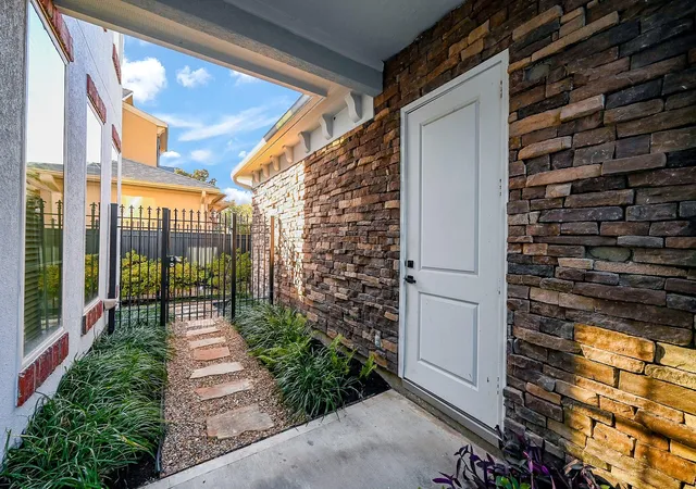 3rd image of 3815 Antibes Ln, Houston, TX 77082 | MLS# 69587147