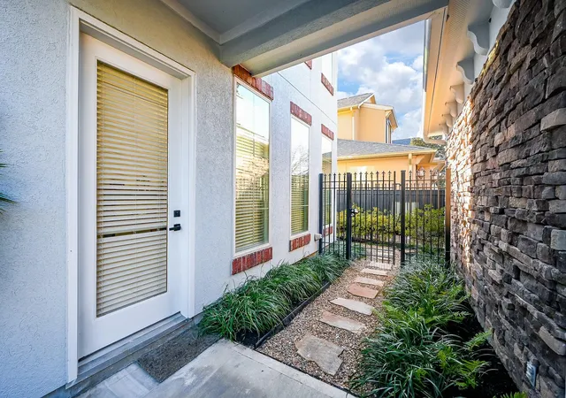 4th image of 3815 Antibes Ln, Houston, TX 77082 | MLS# 69587147