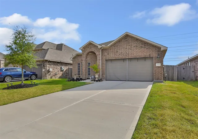 Photo 1 of Single family home for sale at 8026 Brooks Crossing Dr, Baytown, TX 77521 | MLS# 8058260 | Listing updated on 2026-09-20