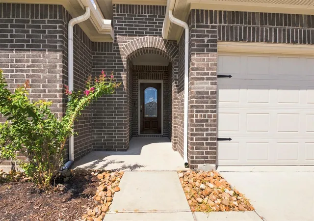 2nd image of 18261 Eaton Mill Dr, New Caney, TX 77357 | MLS# 64325007