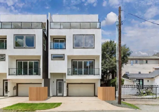 Townhouse for sale at 1607 Utah St, Houston, TX 77007 | MLS# 19747938 | Listing updated on 2026-08-24