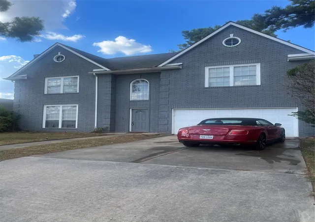 Photo 1 of Single family home for sale at 5014 Kleinbrook Dr, Houston, TX 77066 | MLS# 75050438 | Listing updated on 2026-08-22