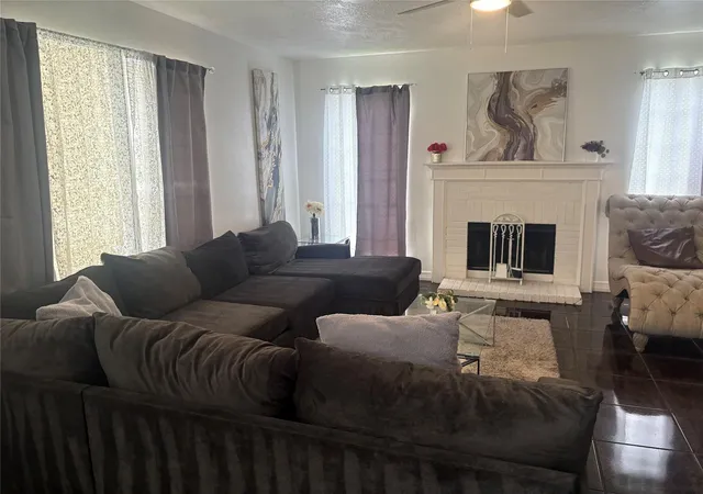 Photo 3 of Single family home for sale at 5014 Kleinbrook Dr, Houston, TX 77066 | MLS# 75050438 | Listing updated on 2026-08-22