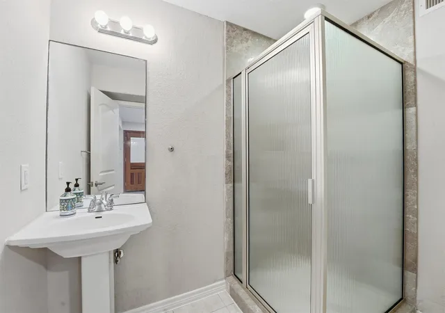 30th image of 3227 Audley St, Houston, TX 77098 | MLS# 87068277