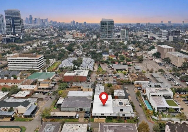 3rd image of 3227 Audley St, Houston, TX 77098 | MLS# 87068277