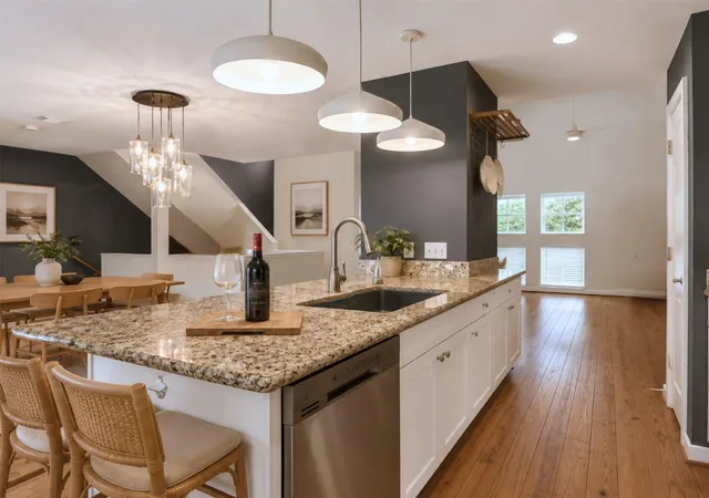 1st image of 227 W Gray, Houston, TX 77019 | MLS# 33539424