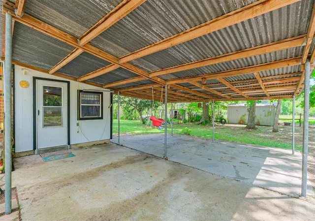3rd image of 130 County Road 2181 E, Cleveland, TX 77327 | MLS# 81039182