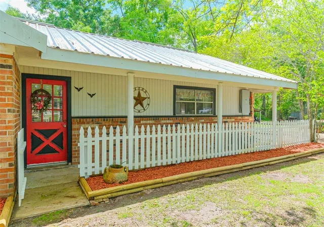 4th image of 130 County Road 2181 E, Cleveland, TX 77327 | MLS# 81039182