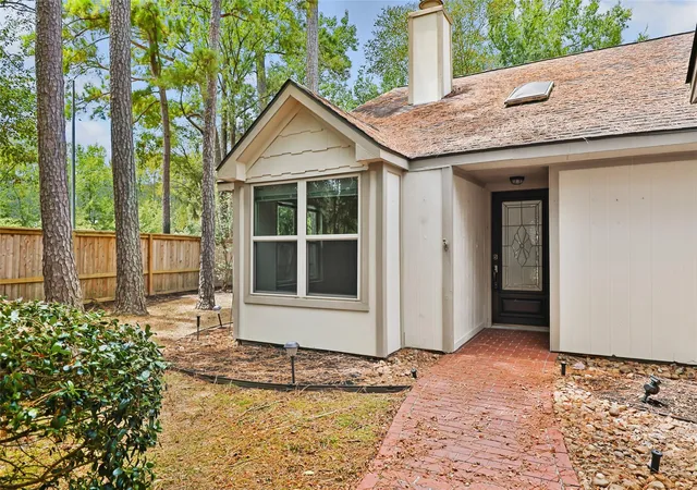 Photo 3 of Sale Pending at 3303 Valley Gdns Dr, Kingwood, TX 77345 | MLS# 26560106 | Listing updated on 2026-08-28