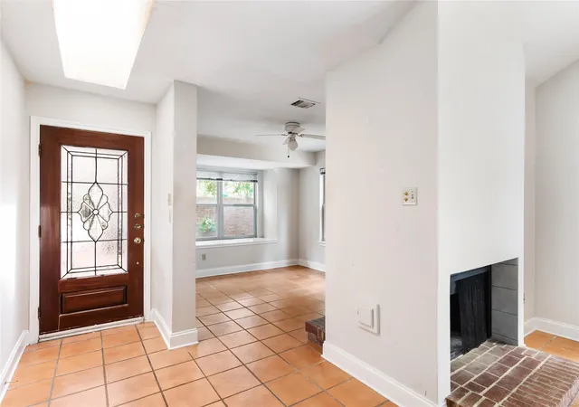 Photo 4 of Sale Pending at 3303 Valley Gdns Dr, Kingwood, TX 77345 | MLS# 26560106 | Listing updated on 2026-08-28