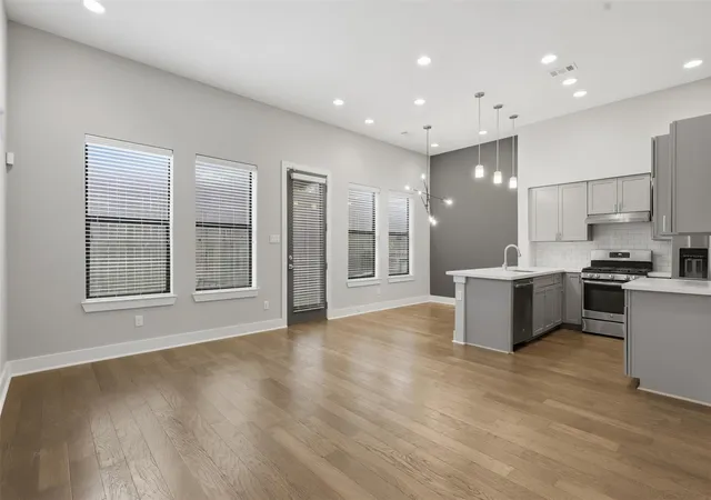 3rd image of 614 Thornton Rd #D, Houston, TX 77018 | MLS# 72210521