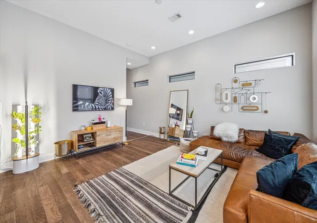 5th image of 614 Thornton Rd #D, Houston, TX 77018 | MLS# 72210521