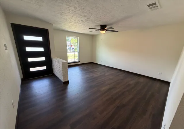 Photo 3 of Single family home for sale at 3915 Heatherbrook Dr, Houston, TX 77045 | MLS# 29587152 | Listing updated on 2026-08-28