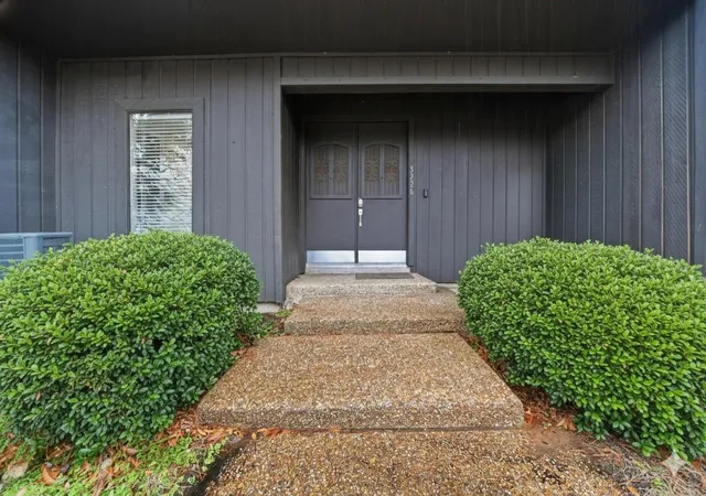 Photo 2 of Townhouse for sale at 3226 Poe Dr, Montgomery, TX 77356 | MLS# 25659148 | Listing updated on 2026-07-31