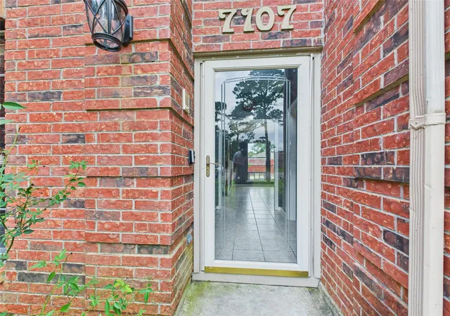 Photo 3 of Single family home for sale at 7107 Seminole St, Baytown, TX 77521 | MLS# 71122250 | Listing updated on 2026-08-13