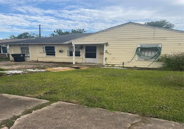 4th image of 5417 Doulton Dr, Houston, TX 77033 | MLS# 59200209