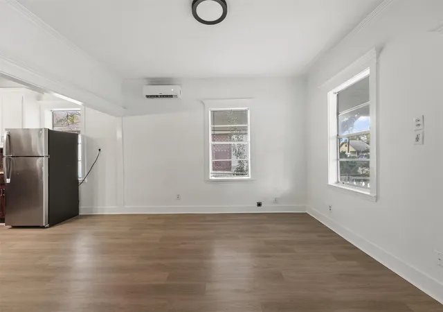 5th image of 4029 Lucille St, Houston, TX 77026 | MLS# 37930252