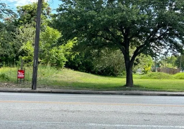 2nd image of 7508 Navigation, Houston, TX 77012 | MLS# 35135774