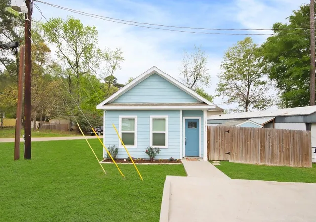 Photo 1 of Single family home for sale at 16830 Balmoral, Montgomery, TX 77316 | MLS# 22460512 | Listing updated on 2026-09-09