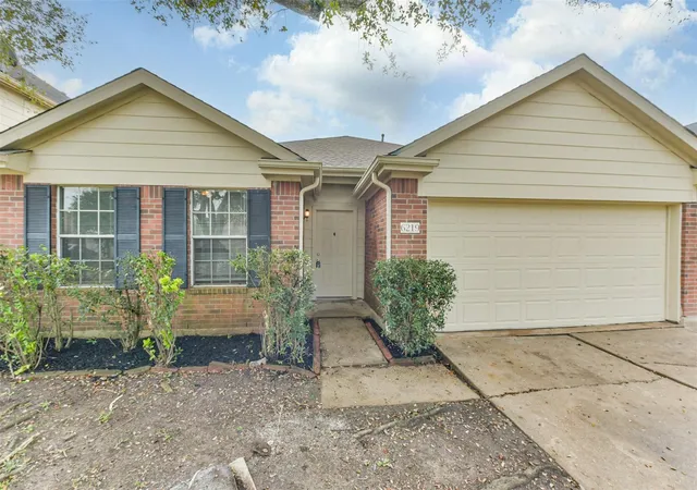 Homes for sale in Houston, TX | 6219 Presidio Dr, Houston, TX 77053 | MLS# 28393968