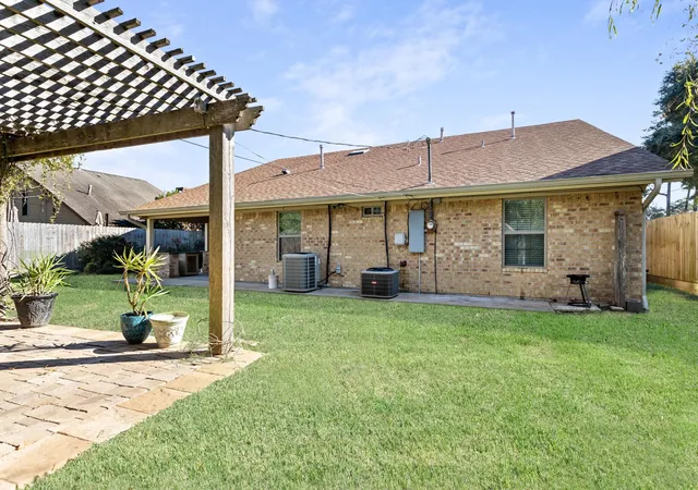 39th image of 2208 Spring Oak Ln, Orange, TX 77632 | MLS# 47996998