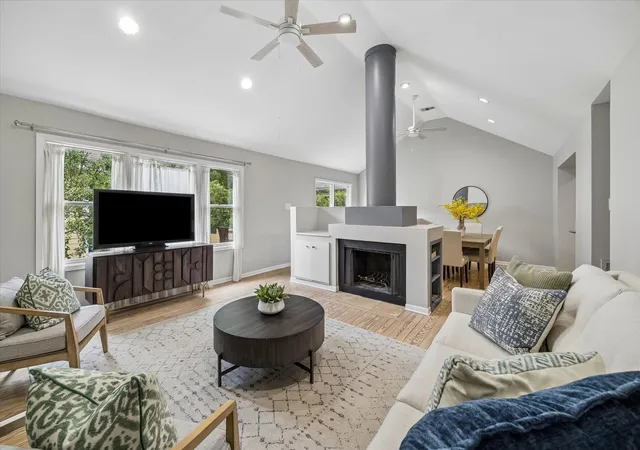 Photo 2 of Sale Pending at 1907 Norfolk St #B, Houston, TX 77098 | MLS# 30687346 | Listing updated on 2026-09-15