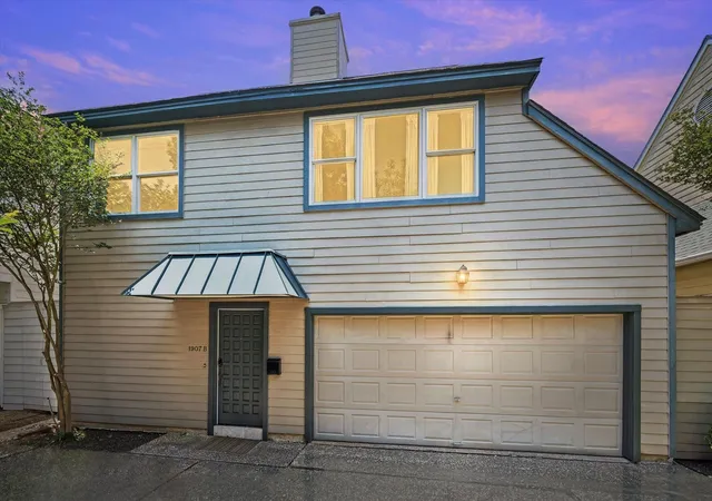 Photo 3 of Sale Pending at 1907 Norfolk St #B, Houston, TX 77098 | MLS# 30687346 | Listing updated on 2026-09-15