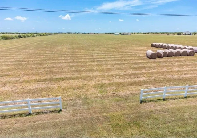 3rd image of 21869 Sunrise Bay Dr, Port Lavaca, TX 77979 | MLS# 84612672