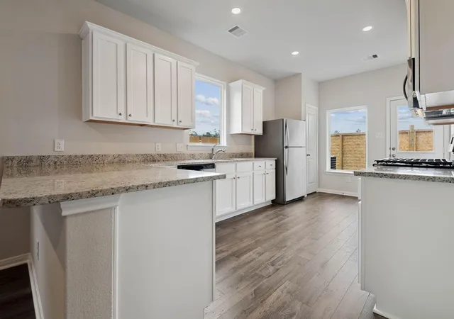 Photo 4 of Single family home for sale at 16442 Blossom Grv Dr, Conroe, TX 77303 | MLS# 8505158 | Listing updated on 2026-09-04