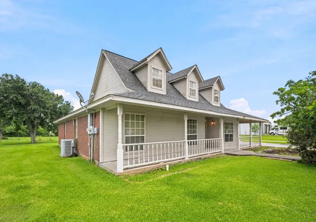 4th image of 2203 Shouse Rd, Santa Fe, TX 77510 | MLS# 67533024