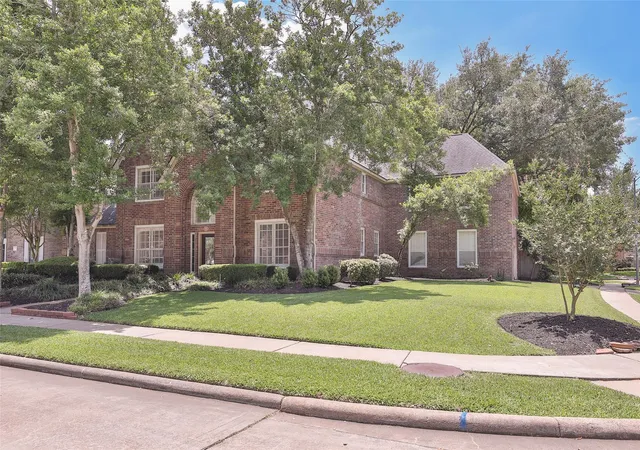 Photo 1 of Single family home for sale at 2015 Pecan Trl Dr, Richmond, TX 77406 | MLS# 21098062 | Listing updated on 2026-09-09