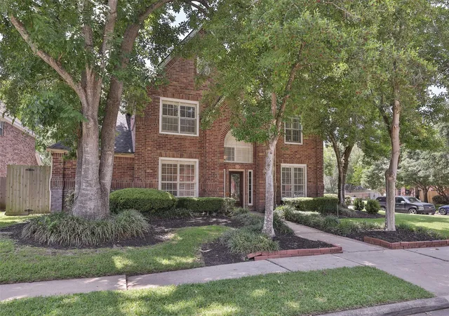 Photo 3 of Single family home for sale at 2015 Pecan Trl Dr, Richmond, TX 77406 | MLS# 21098062 | Listing updated on 2026-09-09
