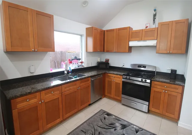 Photo 3 of Single family home for sale at 21506 Wellsford Glen Dr, Katy, TX 77449 | MLS# 983314 | Listing updated on 2026-09-15