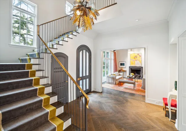 Photo 3 of Mansion for sale at 2520 Del Monte Dr, Houston, TX 77019 | MLS# 75055950 | Listing updated on 2026-09-09