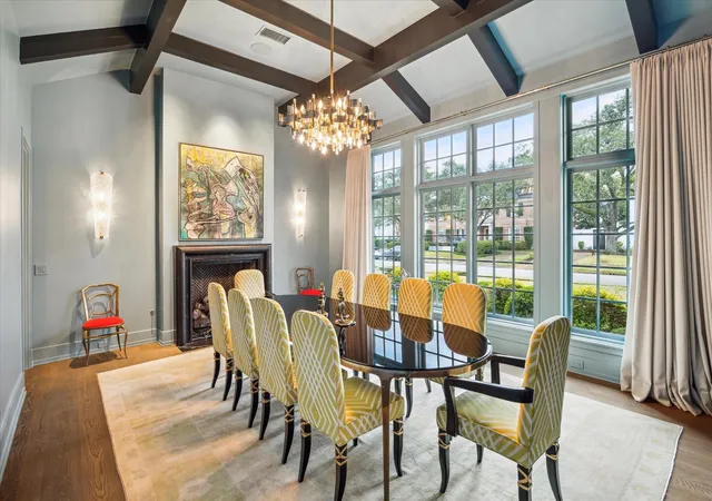 Photo 3 of Single family home for sale at 2520 Del Monte Dr, Houston, TX 77019 | MLS# 75055950 | Listing updated on 2026-10-07