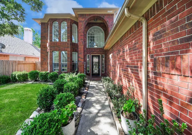 Photo 2 of Single family home for sale at 12815 Deer Cvs Ln, Houston, TX 77041 | MLS# 24509087 | Listing updated on 2026-08-01